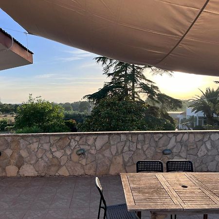 Case Vacanza E Camere In Villa Isabella Con Parcheggio Custodito E Wifi Gioia Del Colle Bagian luar foto