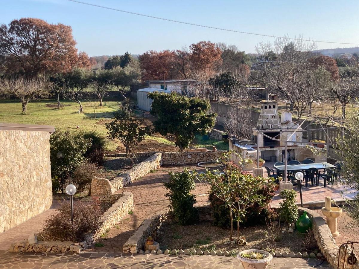 Case Vacanza E Camere In Villa Isabella Con Parcheggio Custodito E Wifi Gioia Del Colle Bagian luar foto
