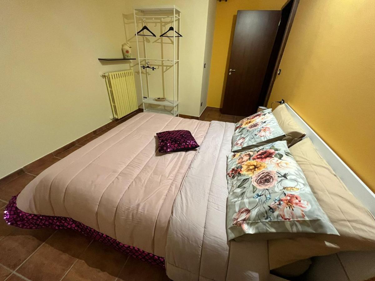Case Vacanza E Camere In Villa Isabella Con Parcheggio Custodito E Wifi Gioia Del Colle Bagian luar foto