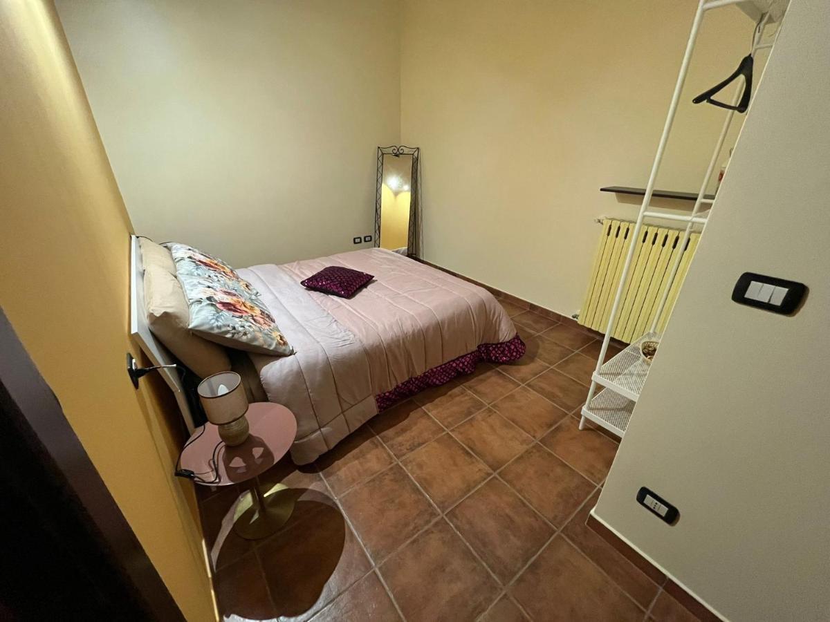 Case Vacanza E Camere In Villa Isabella Con Parcheggio Custodito E Wifi Gioia Del Colle Bagian luar foto