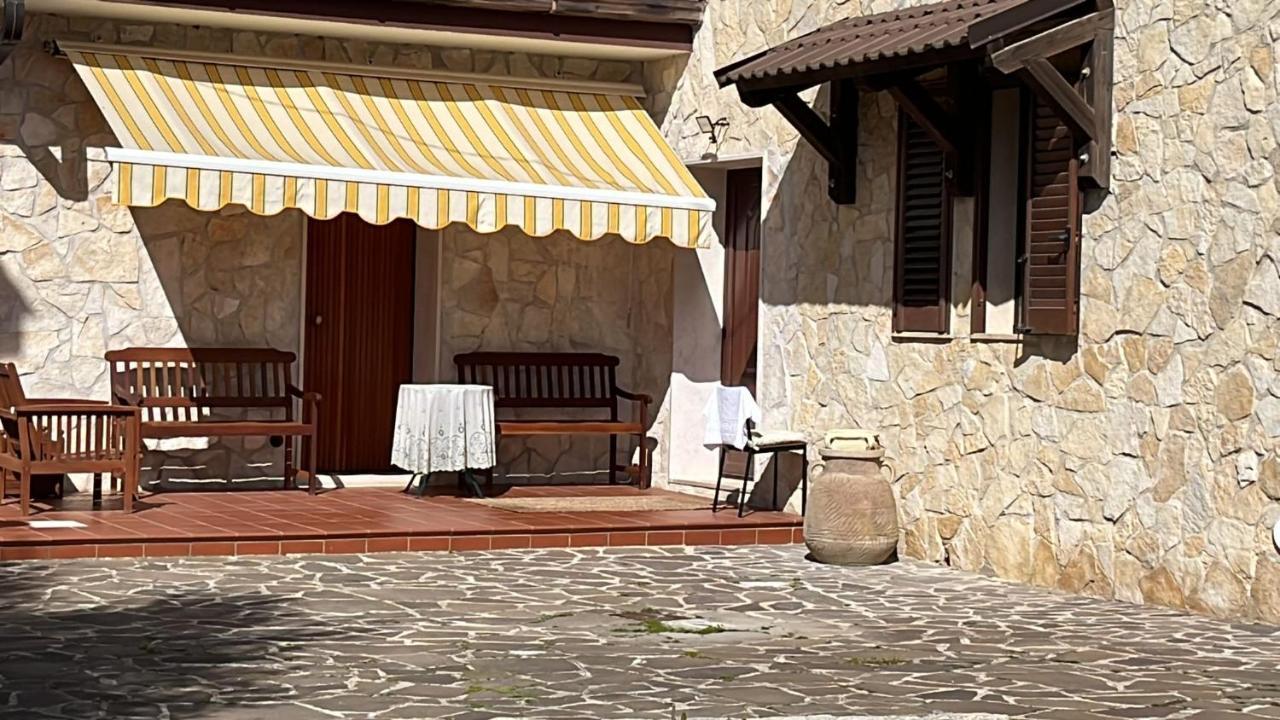 Case Vacanza E Camere In Villa Isabella Con Parcheggio Custodito E Wifi Gioia Del Colle Bagian luar foto
