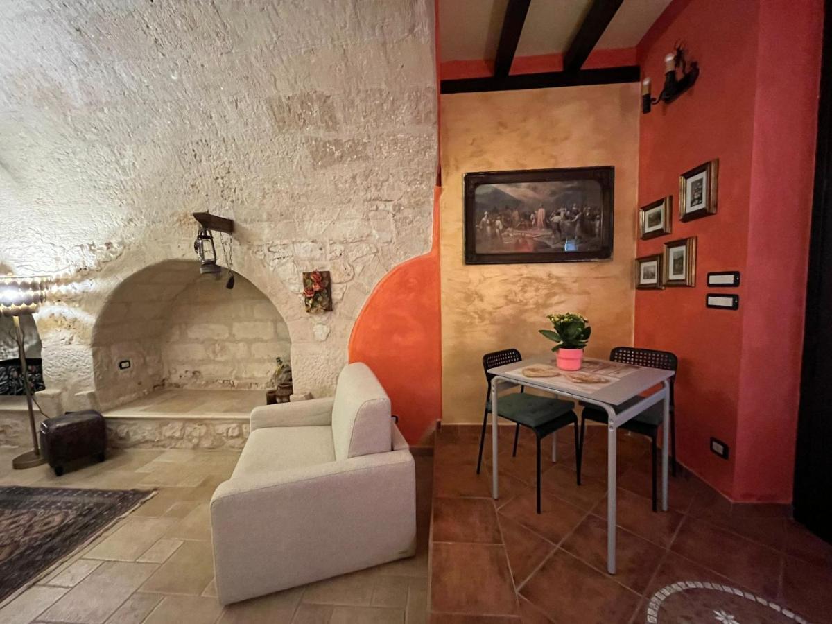Case Vacanza E Camere In Villa Isabella Con Parcheggio Custodito E Wifi Gioia Del Colle Bagian luar foto