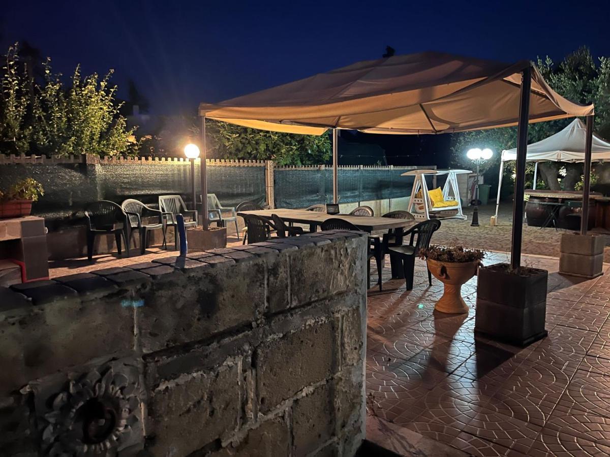 Case Vacanza E Camere In Villa Isabella Con Parcheggio Custodito E Wifi Gioia Del Colle Bagian luar foto