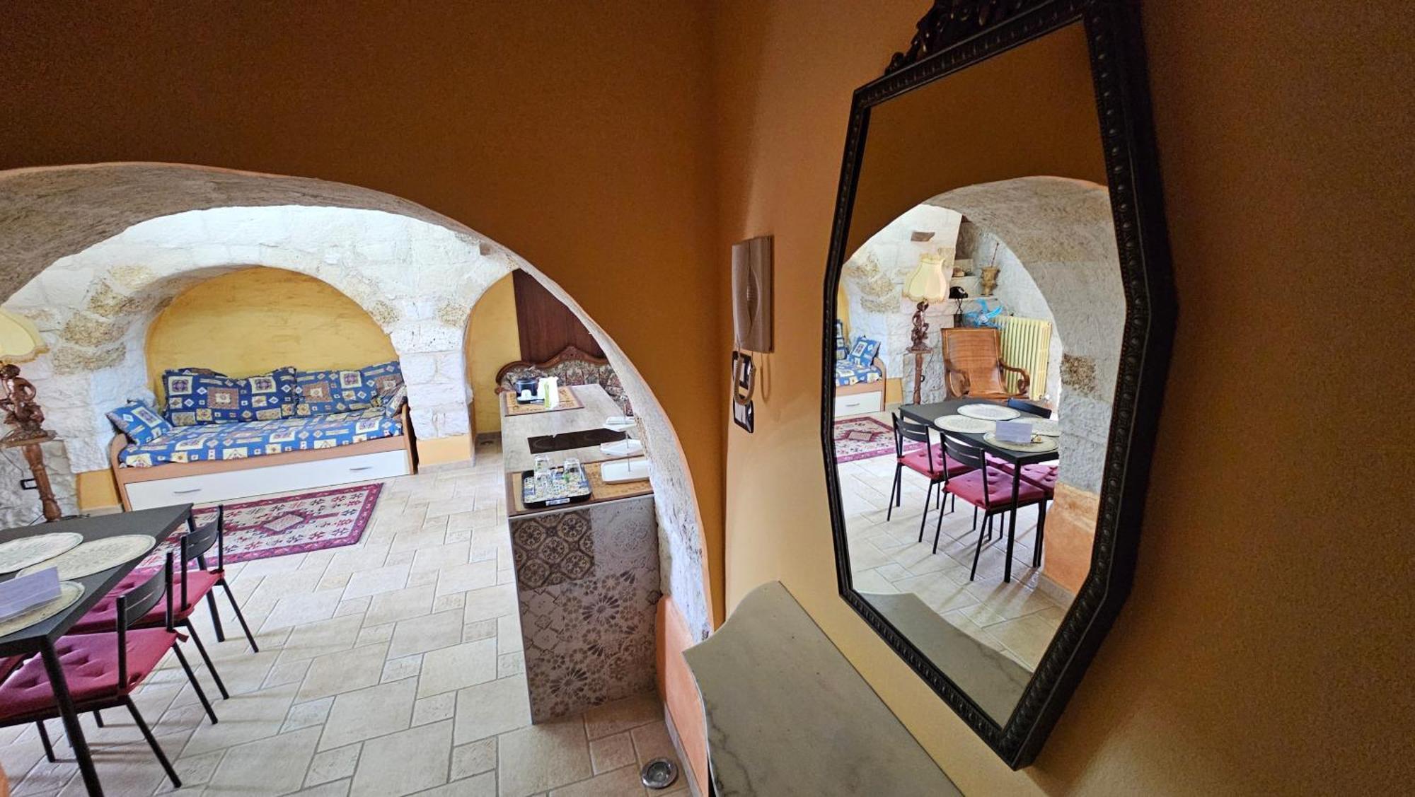 Case Vacanza E Camere In Villa Isabella Con Parcheggio Custodito E Wifi Gioia Del Colle Bagian luar foto