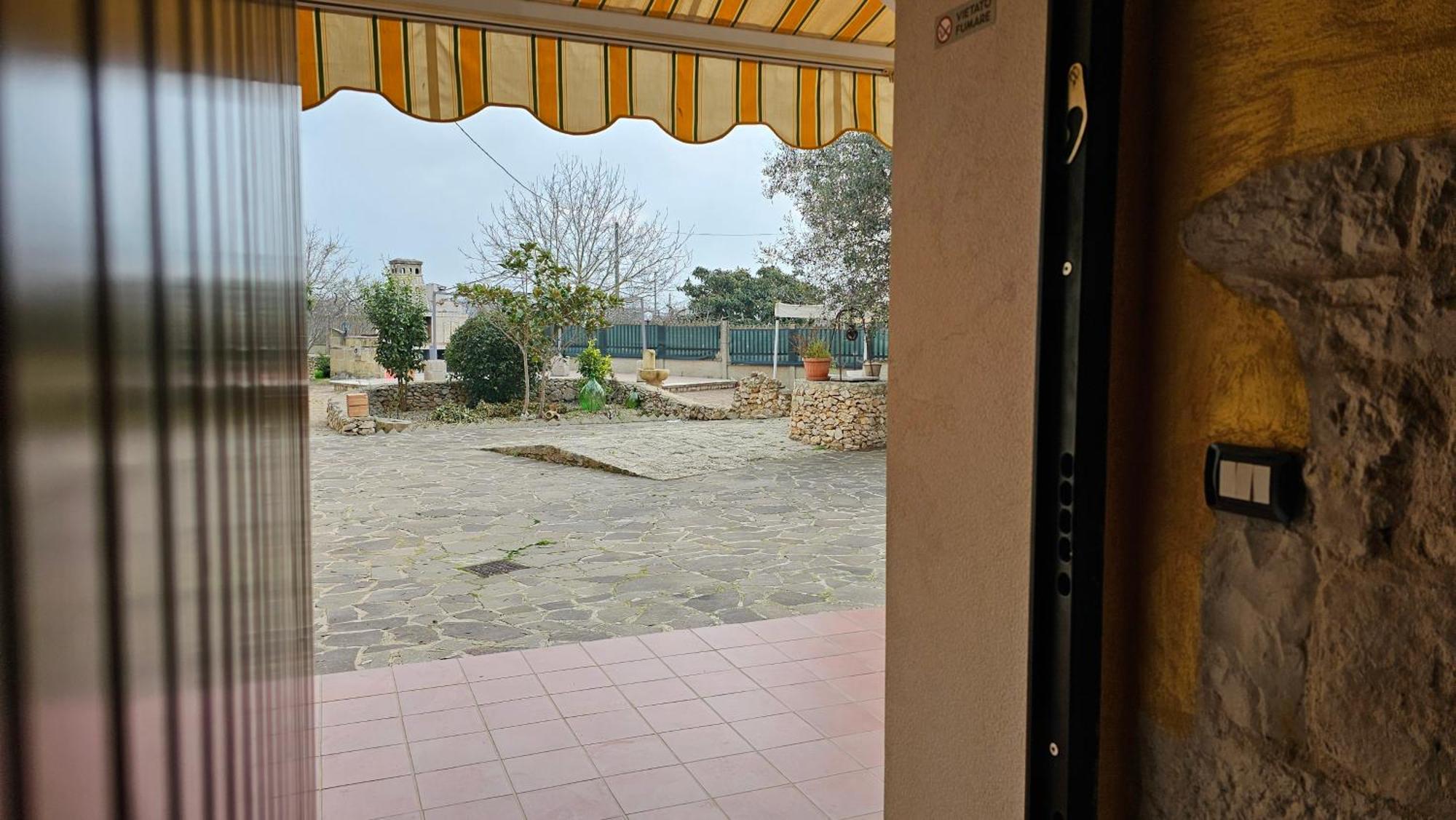 Case Vacanza E Camere In Villa Isabella Con Parcheggio Custodito E Wifi Gioia Del Colle Bagian luar foto
