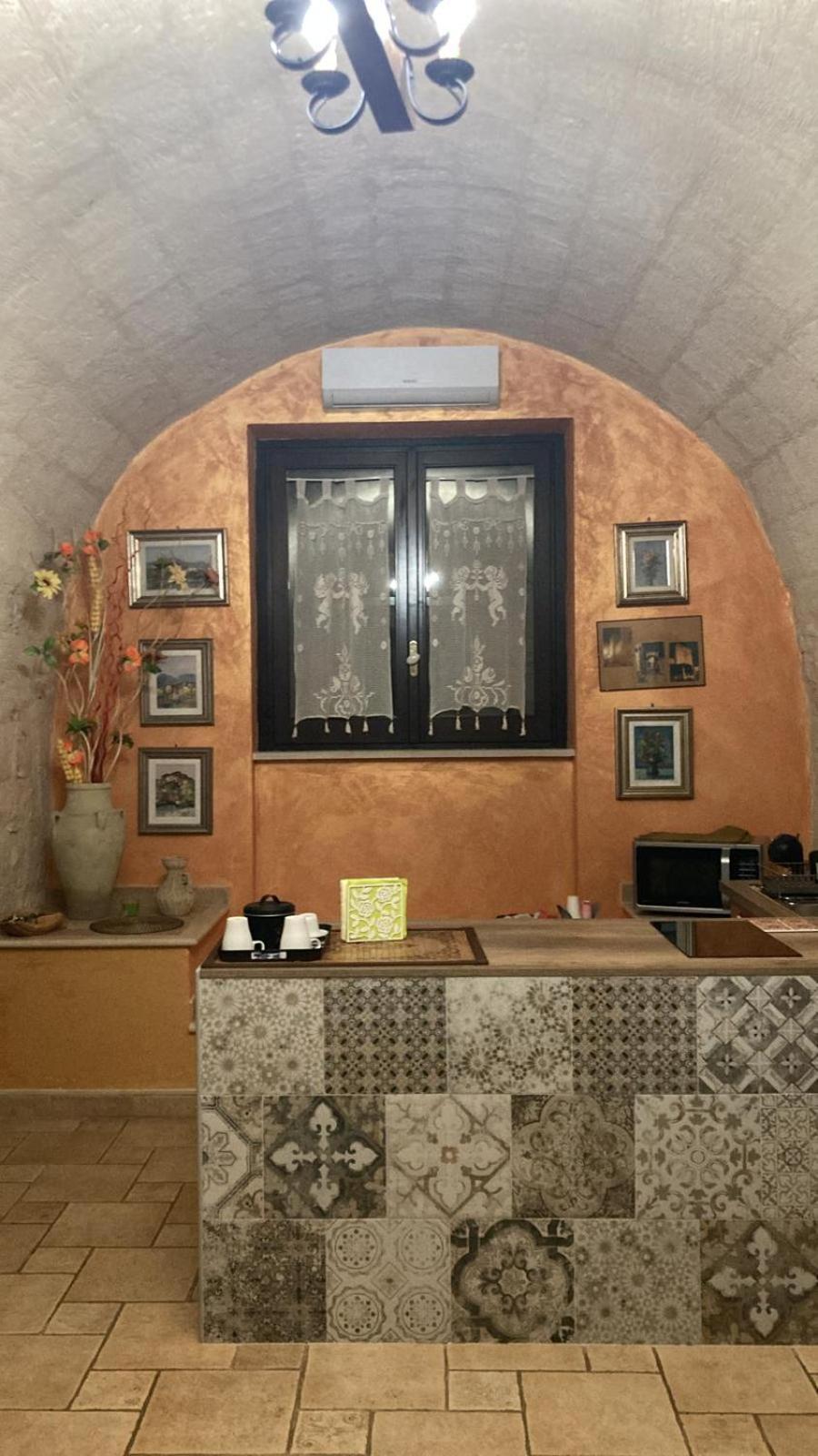 Case Vacanza E Camere In Villa Isabella Con Parcheggio Custodito E Wifi Gioia Del Colle Bagian luar foto