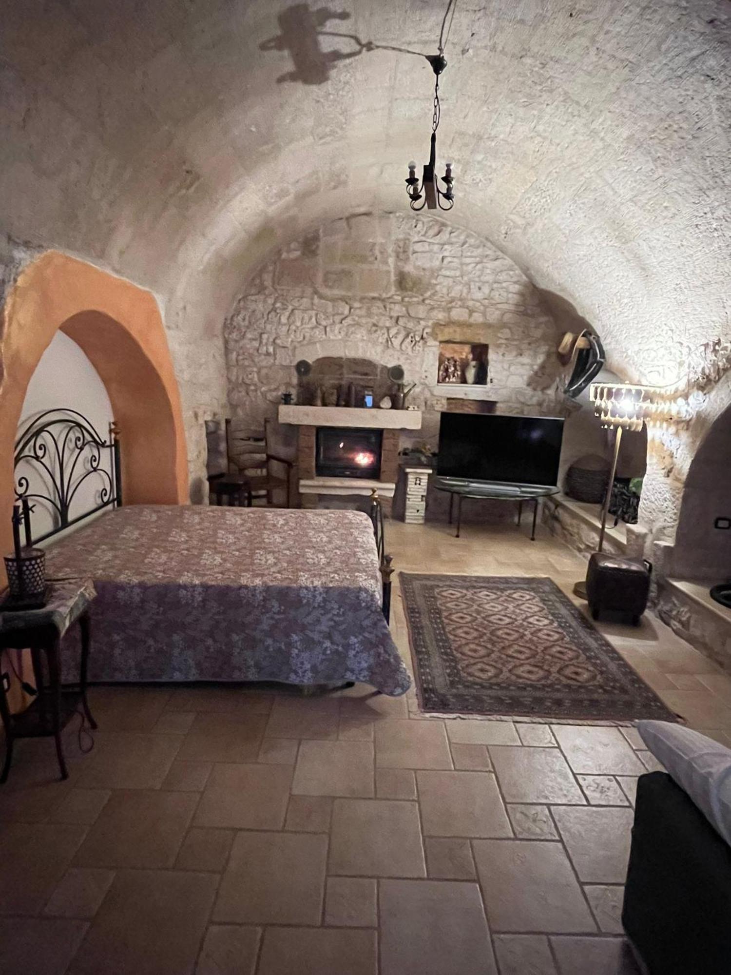 Case Vacanza E Camere In Villa Isabella Con Parcheggio Custodito E Wifi Gioia Del Colle Bagian luar foto