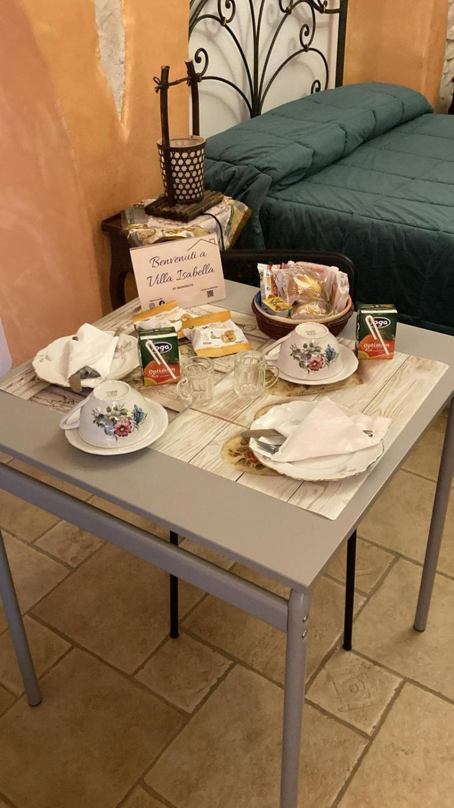 Case Vacanza E Camere In Villa Isabella Con Parcheggio Custodito E Wifi Gioia Del Colle Bagian luar foto