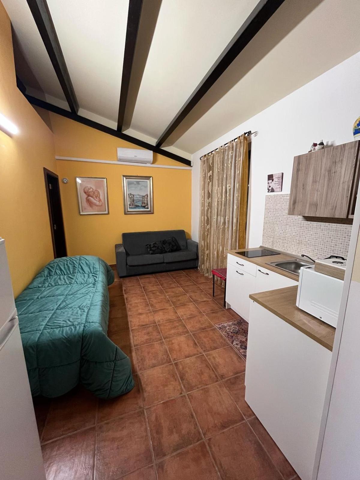 Case Vacanza E Camere In Villa Isabella Con Parcheggio Custodito E Wifi Gioia Del Colle Bagian luar foto